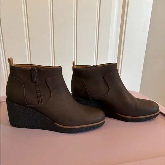 NWT Dr Scholl's Bianca Wedge Bootie - Chocolate Brown - Size 8.5 - Picture 4 of 11